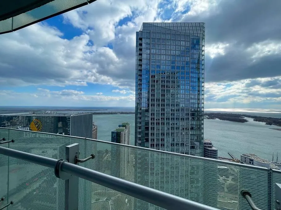Simply Comfort Suites - Unique Apartment In Ice Condos Toronto