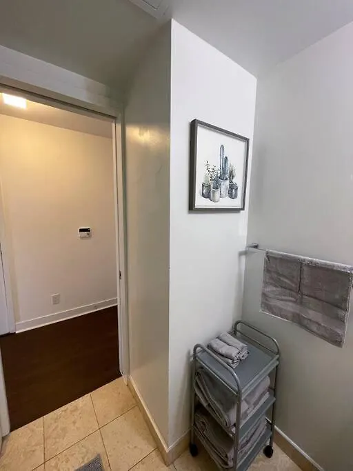 Simply Comfort Suites - Unique Apartment In Ice Condos Toronto